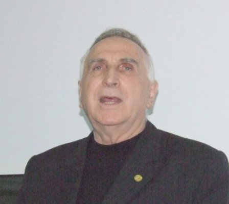 Rectorul Ciupină, premiat la Prefectură
